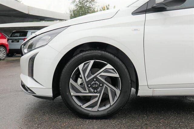 Neu Hyundai i20 Trend 101 PS (74 kW) 2025 Atlas white Kleinwagen