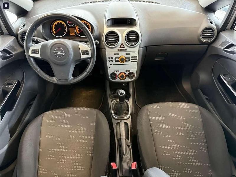 Używany Opel Corsa Satellite 86 KM (63 kW) 2011 Szary Sedan/Limuzyna
