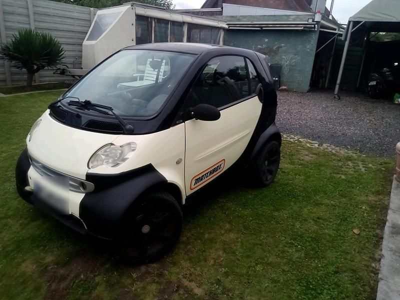 Schwarz Gebraucht 2005 Smart ForTwo Coupé Coupé | 1.800 € (Fairer Preis) - Bild 1/4