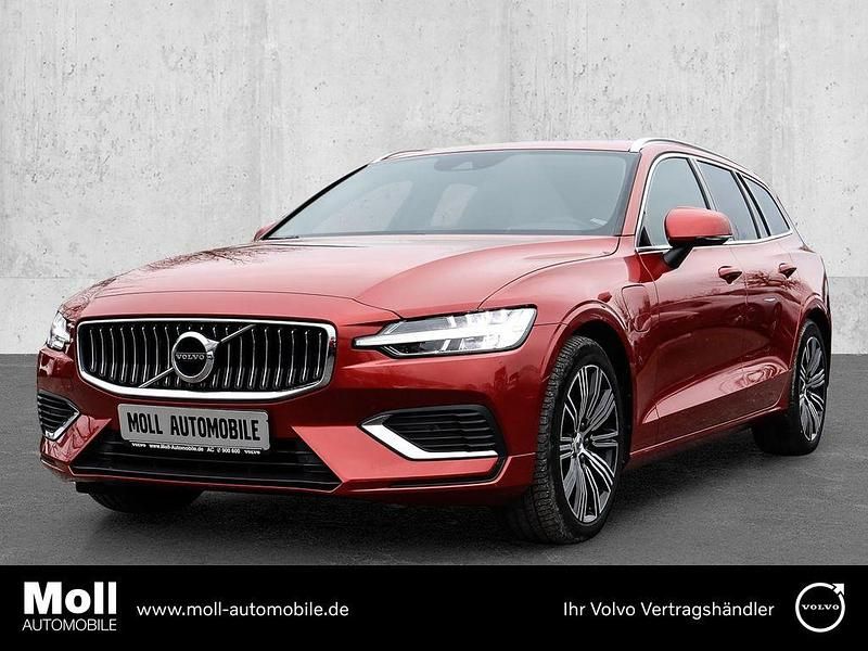 Gebraucht Volvo V60 Core 398 PS (292 kW) 2022 Rot Kombi