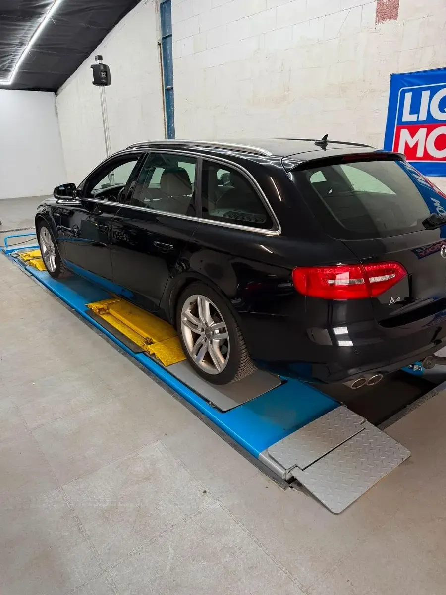 Gebraucht Audi A4 S-Line 150 PS (110 kW) 2014 Schwarz Kombi