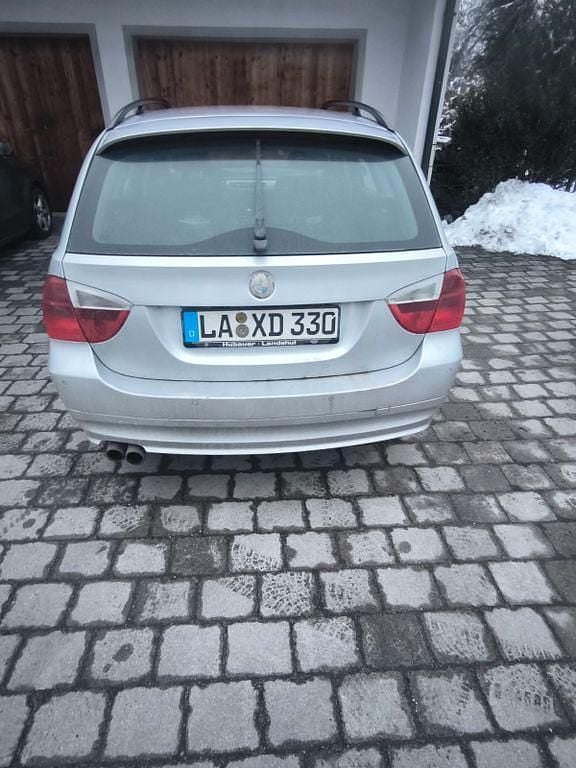 Gebraucht BMW 330 231 PS (169 kW) 2006 Silber Kombi