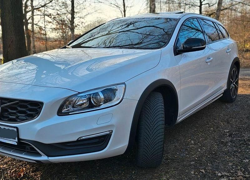 Gebraucht Volvo V60 CC Performance 220 PS (161 kW) 2017 Weiß Kombi