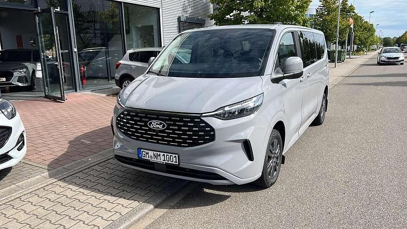 Gebraucht Ford Tourneo Titanium 170 PS (125 kW) 2024 Van / Kleinbus
