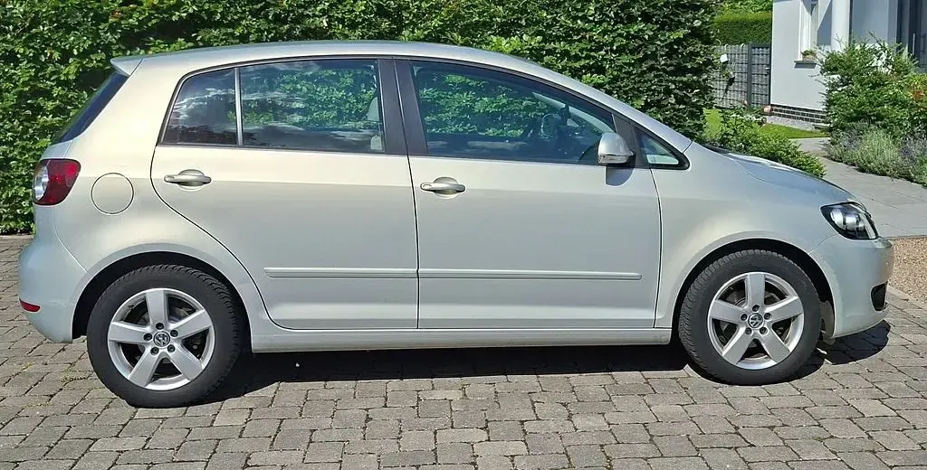 Gebraucht VW Golf Plus Comfortline 105 PS (77 kW) 2012 Silber Van / Kleinbus