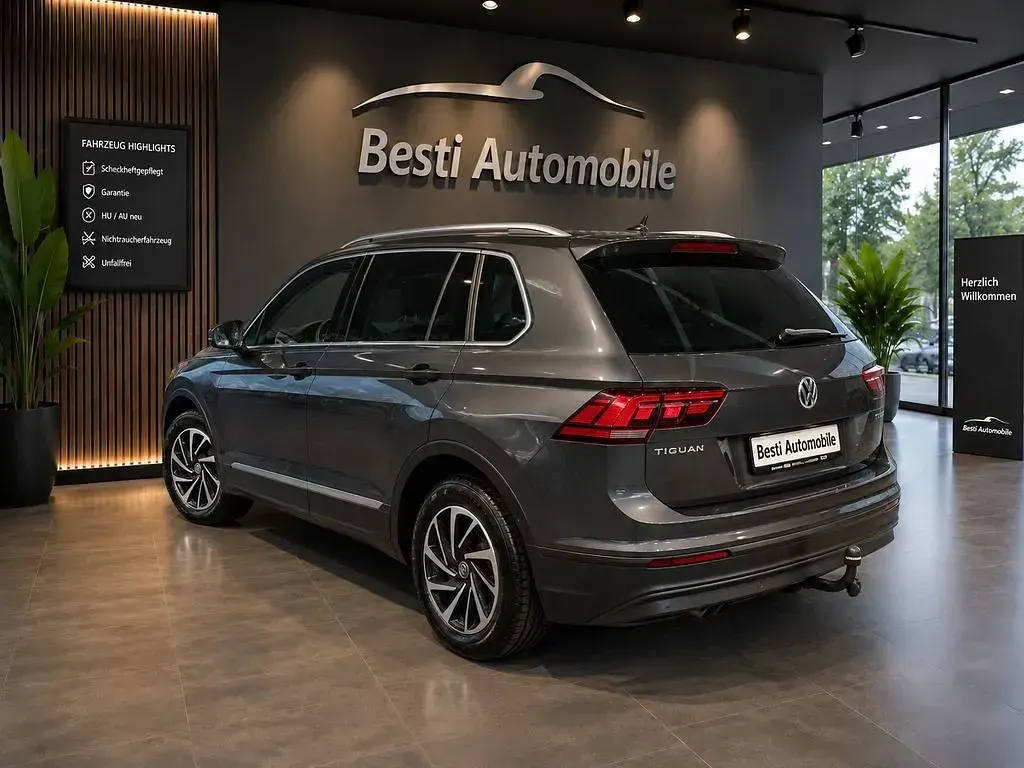 Gebraucht VW Tiguan Sound 125 PS (91 kW) 2017 Grau SUV