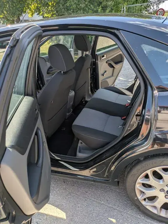 Gebraucht Ford Focus Sport 101 PS (74 kW) 2010 Schwarz Limousine