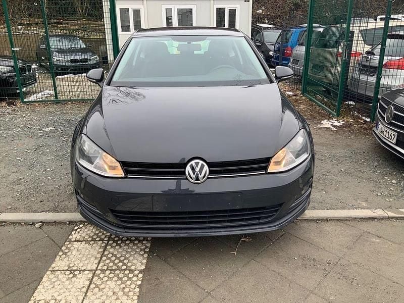 Grau Gebraucht 2014 VW Golf Limousine | 4.750 € (Guter Preis) - Bild 1/4