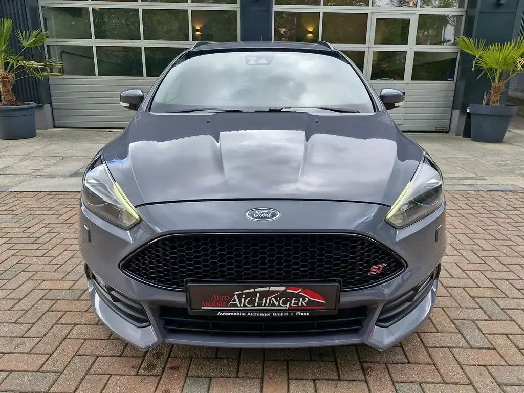 Gebraucht Ford Focus ST 185 PS (136 kW) 2017 Grau Limousine