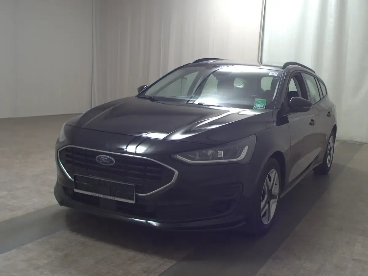 Używany Ford Focus Cool & Connect 120 KM (88 kW) 2022 Czarny Kombi