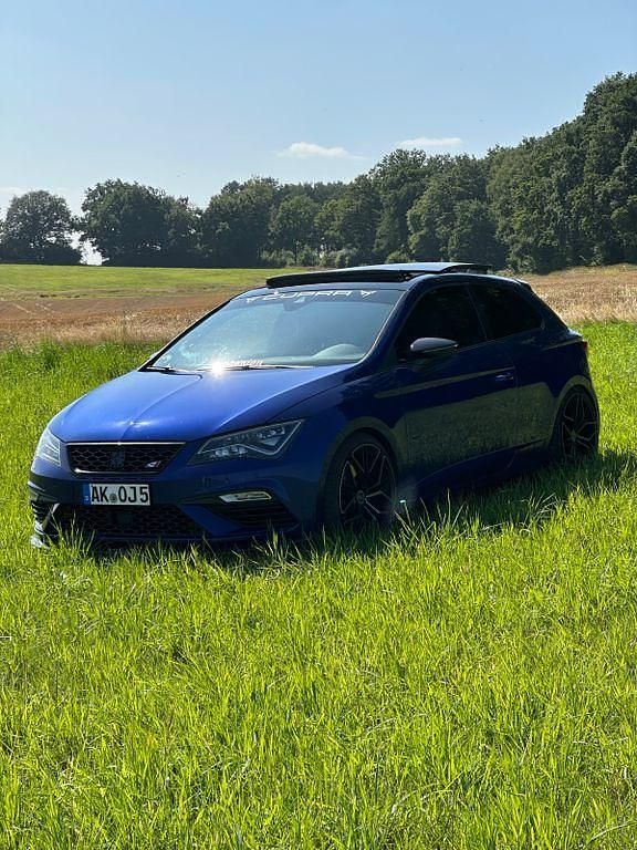 Blau Gebraucht 2017 Cupra Leon Limousine | 18.400 € (Fairer Preis) - Bild 1/4