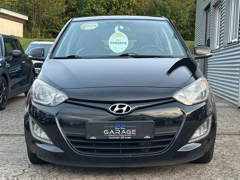 Gebraucht Hyundai i20 Trend 75 PS (55 kW) 2013 Schwarz Kleinwagen