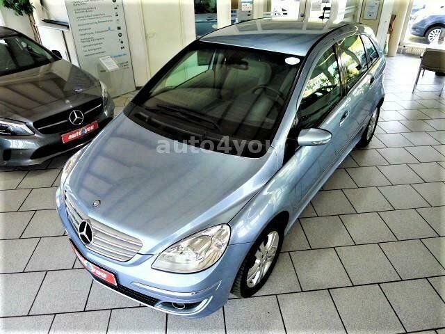 Gebraucht Mercedes B200 140 PS (102 kW) 2006 Blau metallic Van / Kleinbus