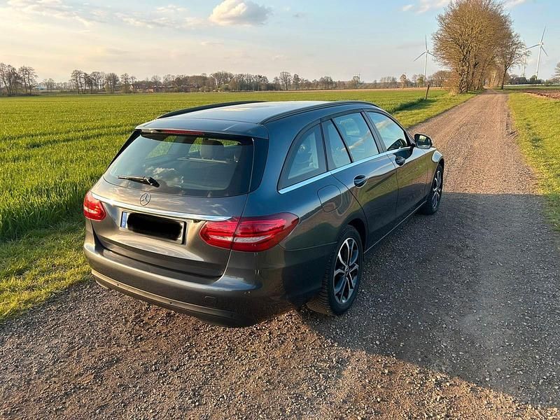 Gebraucht Mercedes 220 170 PS (125 kW) 2014 Grau Kombi