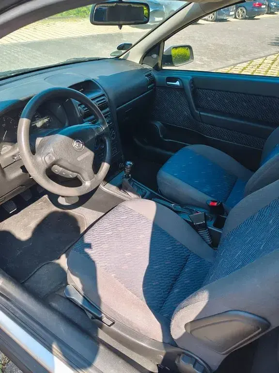 Gebraucht Opel Astra 101 PS (74 kW) 2001 Silber Limousine