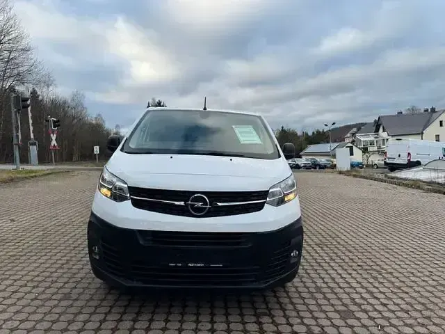Gebraucht Opel Vivaro Selection 122 PS (89 kW) 2019 Weiß Van / Kleinbus