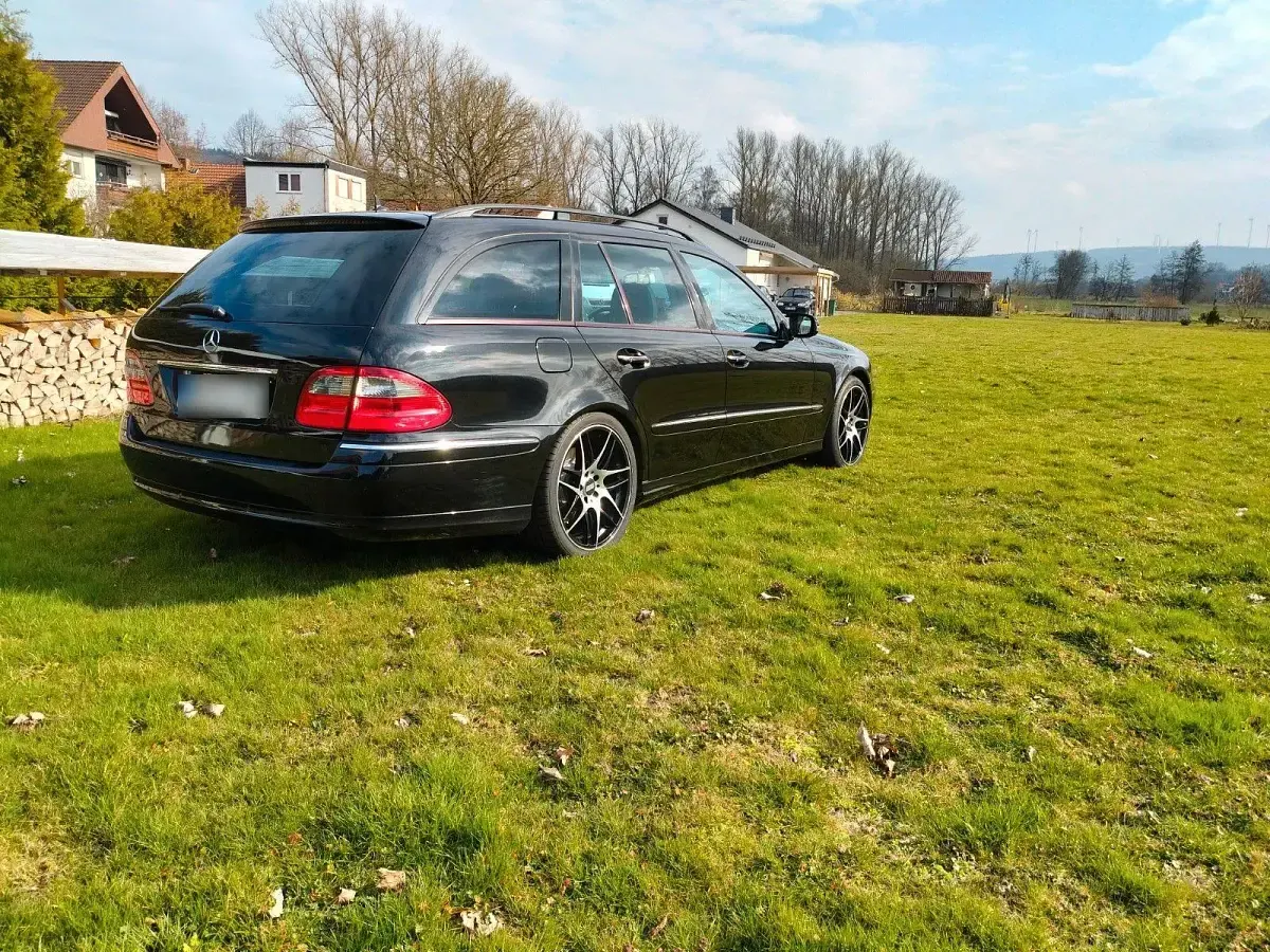 Gebraucht Mercedes E500 Avantgarde 387 PS (284 kW) 2006 Schwarz Kombi