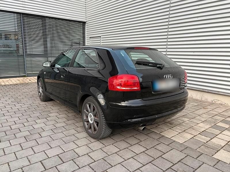 Gebraucht Audi A3 Attraction 102 PS (75 kW) 2004 Schwarz Kleinwagen