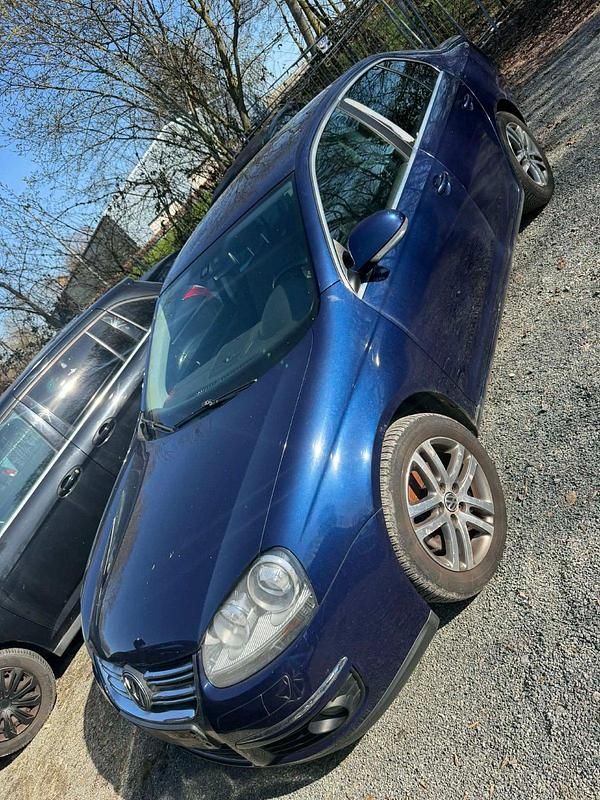 Gebraucht VW Jetta 140 PS (102 kW) 2008 Blau Limousine