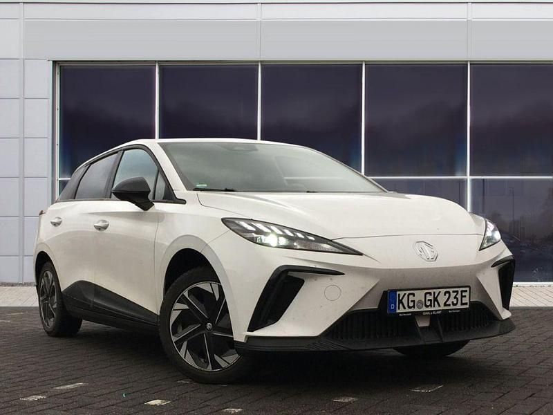 Gebraucht MG MG4 EV Comfort 150 kW (204 PS) 2022 Weiß Kleinwagen