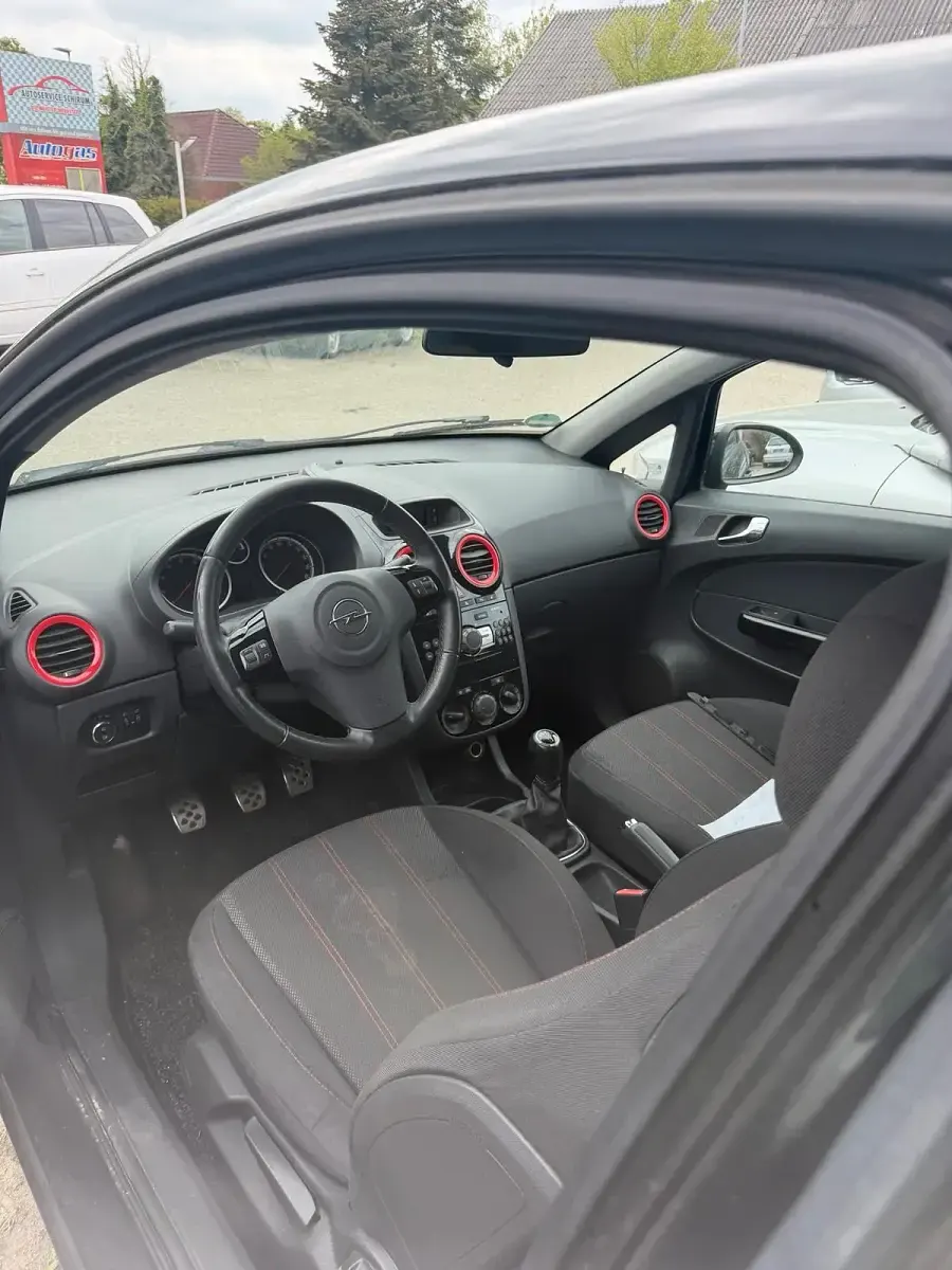Gebraucht Opel Corsa 87 PS (63 kW) 2010 Schwarz Kleinwagen