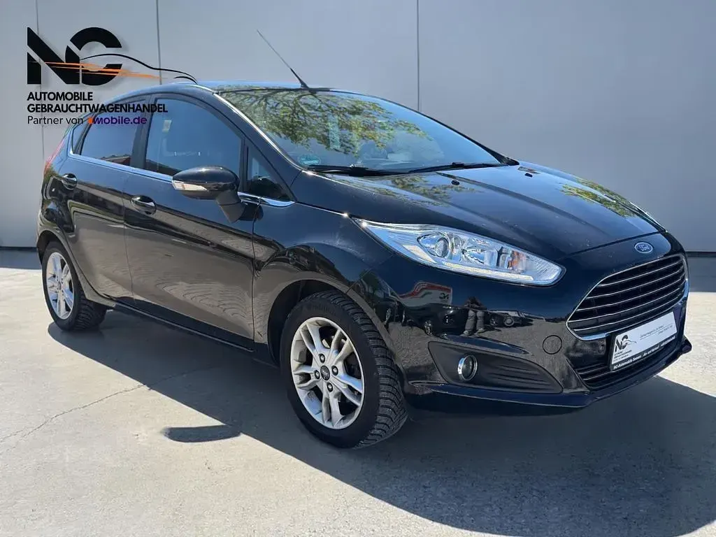 Gebraucht Ford Fiesta Titanium 101 PS (74 kW) 2015 Schwarz Kleinwagen