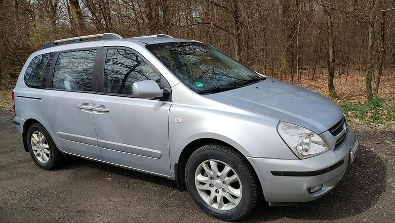 Gebraucht Kia Carnival 185 PS (136 kW) 2007 Silber Van / Kleinbus