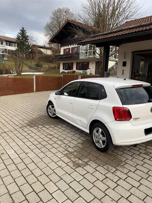 Gebraucht VW Polo Life 90 PS (66 kW) 2014 Weiß Kleinwagen
