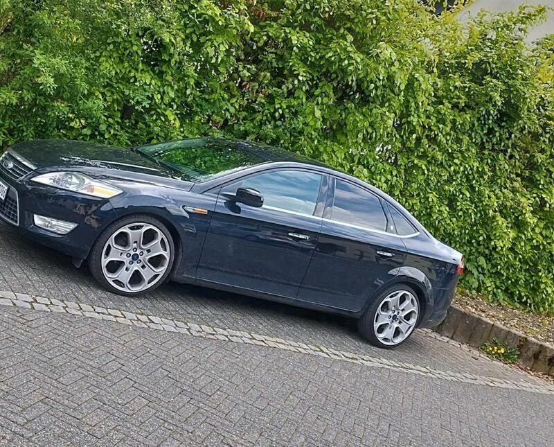 Schwarz Gebraucht 2009 Ford Mondeo Limousine | 2.800 € - Bild 1/4