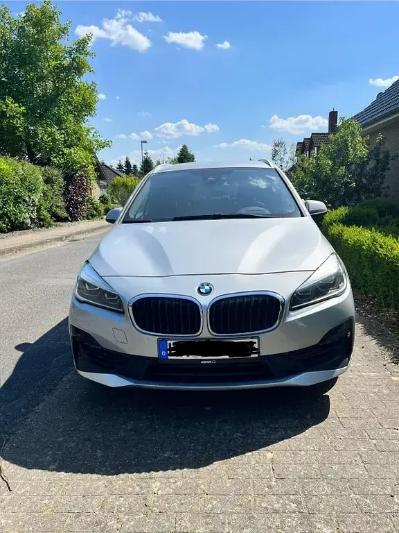 Gebraucht BMW 220 Gran Tourer Sport Line 190 PS (139 kW) 2018 Silber Van / Kleinbus