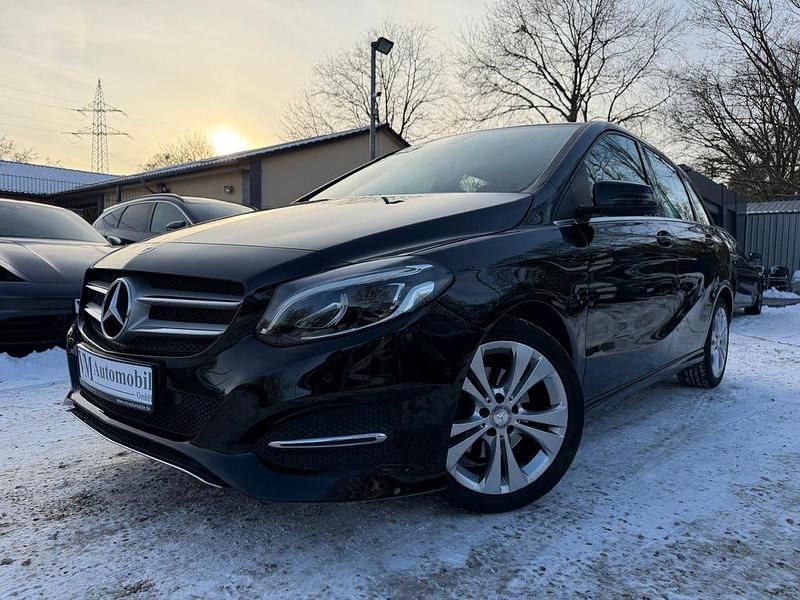 Gebraucht Mercedes B180 122 PS (89 kW) 2016 Schwarz Van / Kleinbus