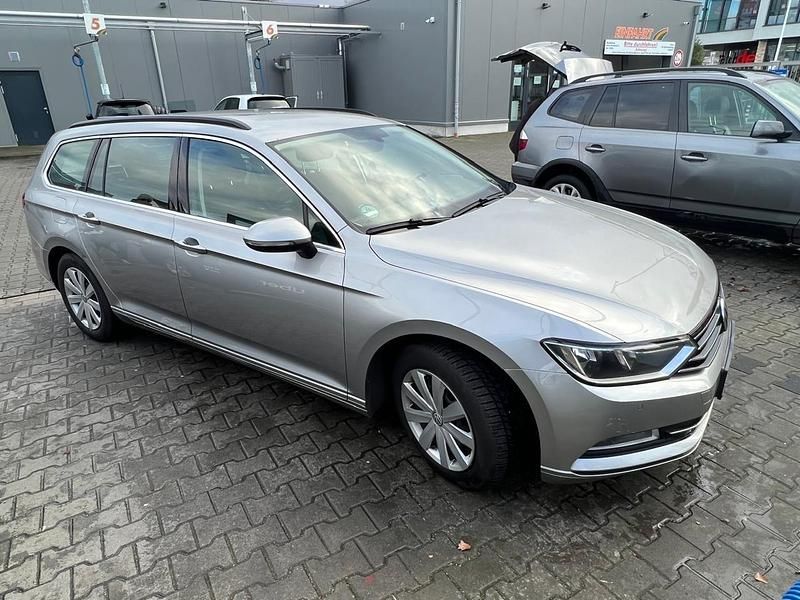 Gebraucht VW Passat 170 PS (125 kW) 2016 Silber Kleinwagen