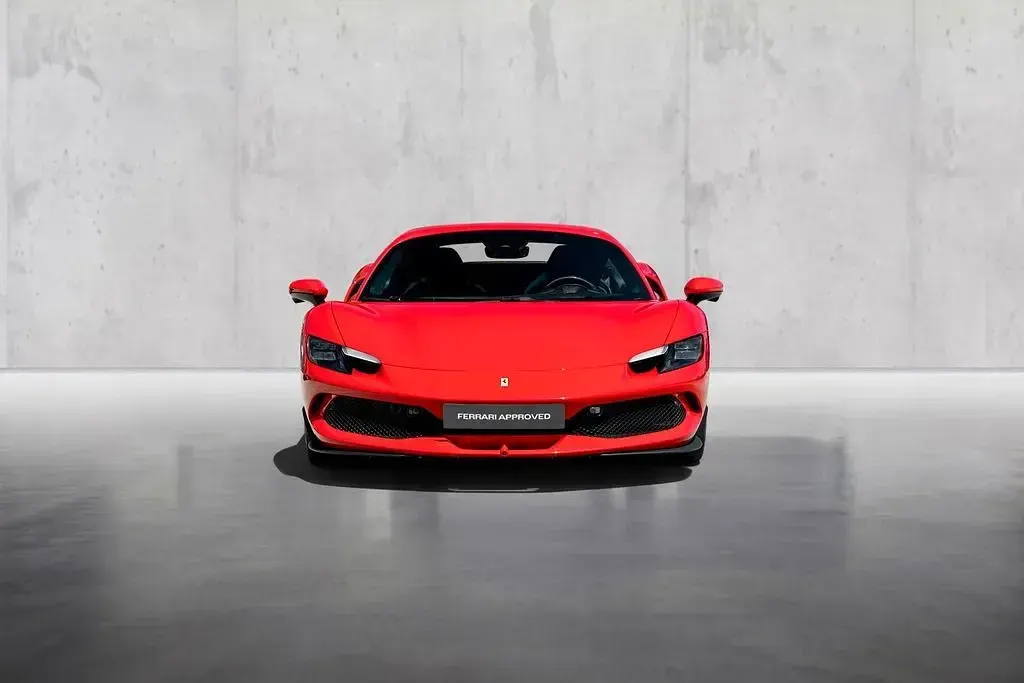 Gebraucht Ferrari 296 829 PS (609 kW) 2023 Rot Cabrio