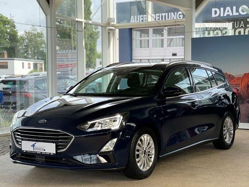 Blau Gebraucht 2020 Ford Focus Titanium Limousine | 14.970 € (Guter Preis) - Bild 1/4