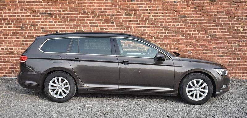 Gebraucht VW Passat 150 PS (110 kW) 2015 Braun Kombi