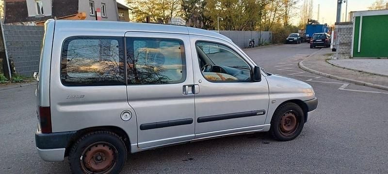 Gebraucht Citroën Berlingo 90 PS (66 kW) 2002 Silber Van / Kleinbus