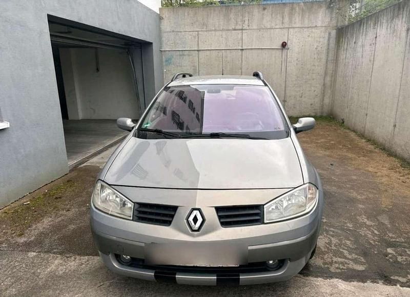 Beige angora Gebraucht 2004 Renault Mégane GrandTour Privilege Kombi | 1.299 € (Fairer Preis) - Bild 1/4