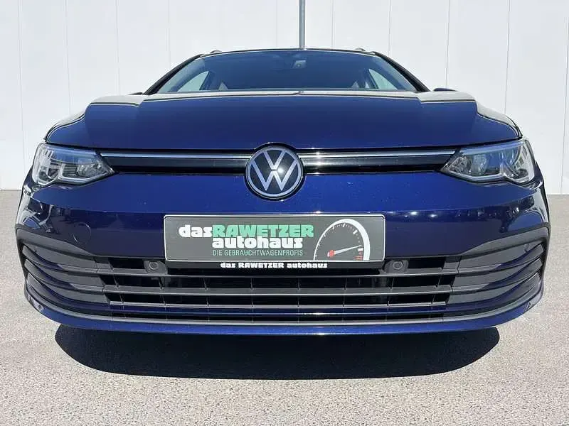 Gebraucht VW Golf VII Life 150 PS (110 kW) 2021 Blau Kleinwagen