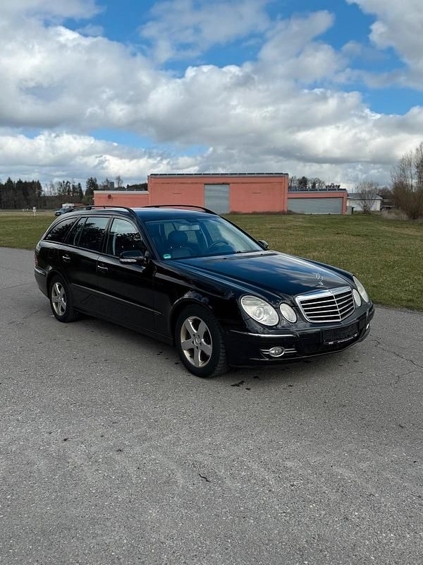 Second-hand Mercedes E320 224 CP (164 kW) 2007 Negru Break