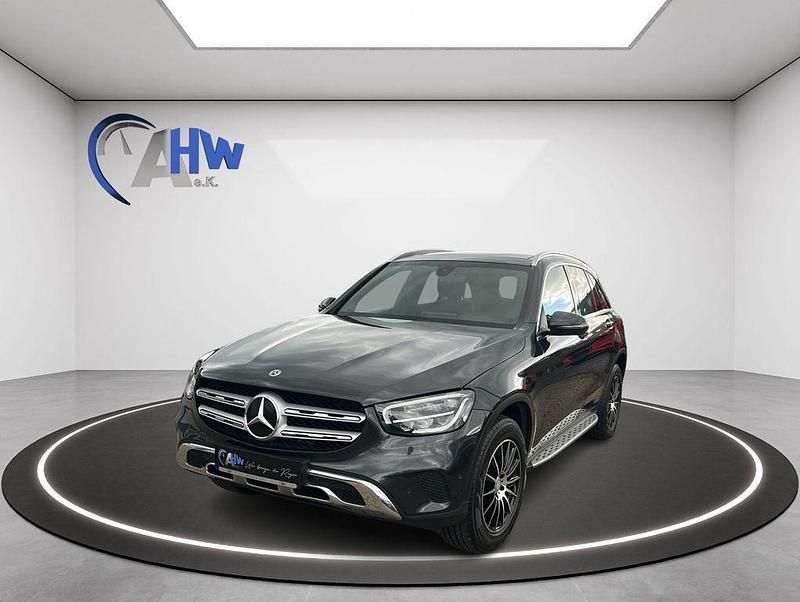 Gebraucht Mercedes GLC200 AMG line 163 PS (119 kW) 2019 Grau SUV