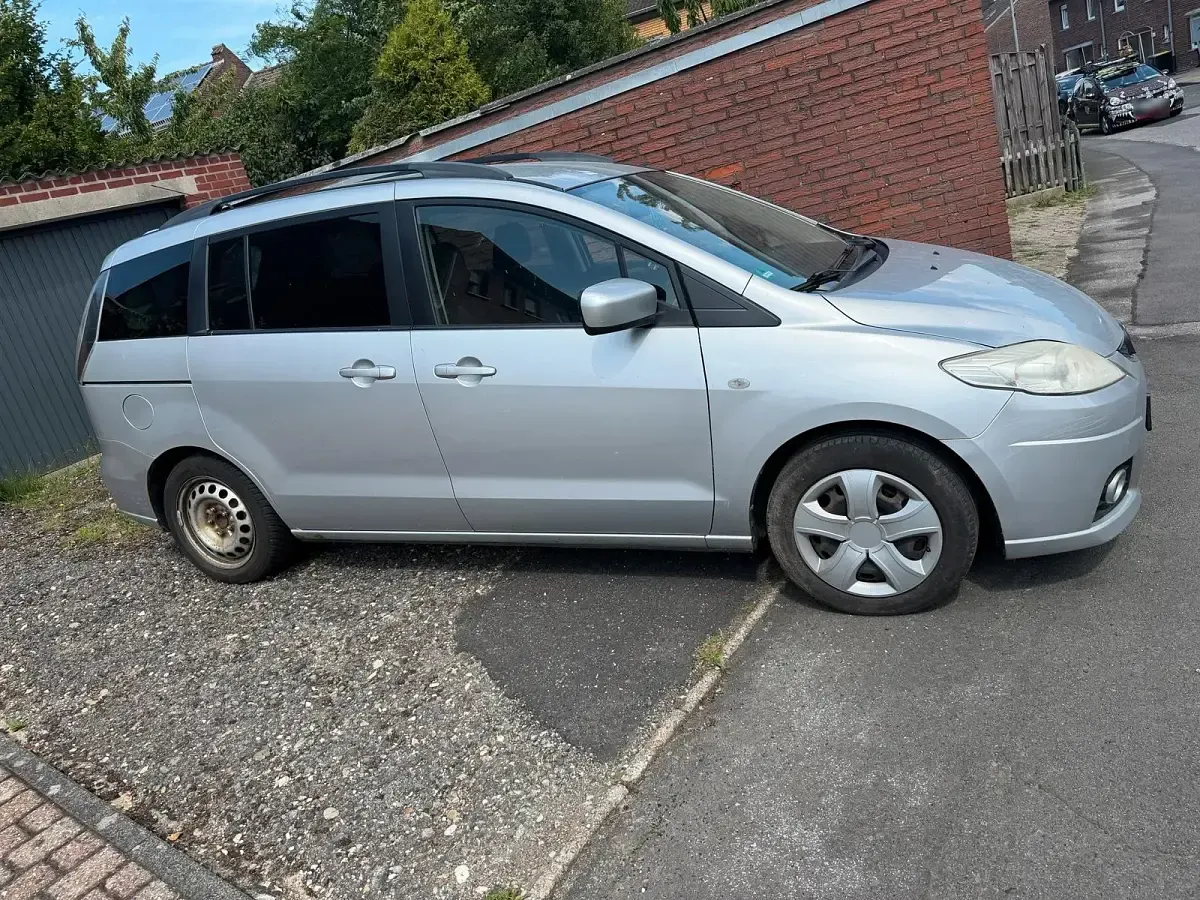 Gebraucht Mazda 5 143 PS (105 kW) 2010 Silber Van / Kleinbus