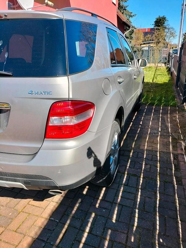 Gebraucht Mercedes ML280 190 PS (139 kW) 2008 Grau SUV