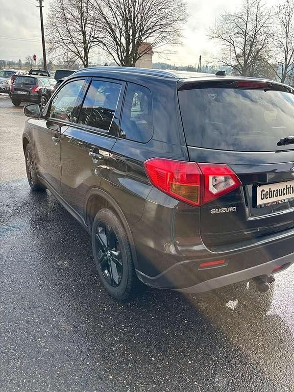 Gebraucht Suzuki Vitara 140 PS (102 kW) 2018 Cosima black SUV