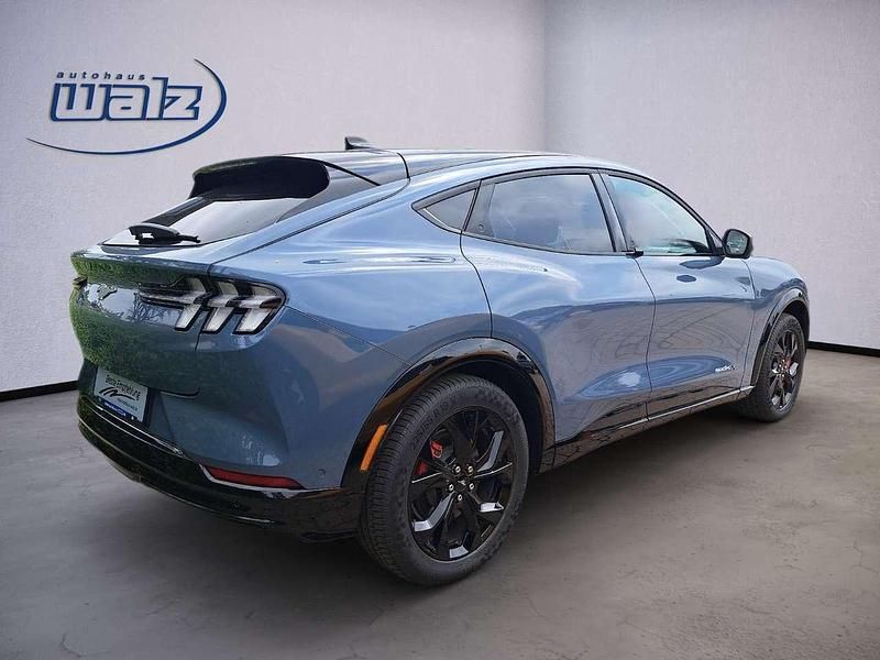 Gebraucht Ford Mustang Mach-E Extended Range 216 kW (294 PS) 2023 Vapor blue SUV