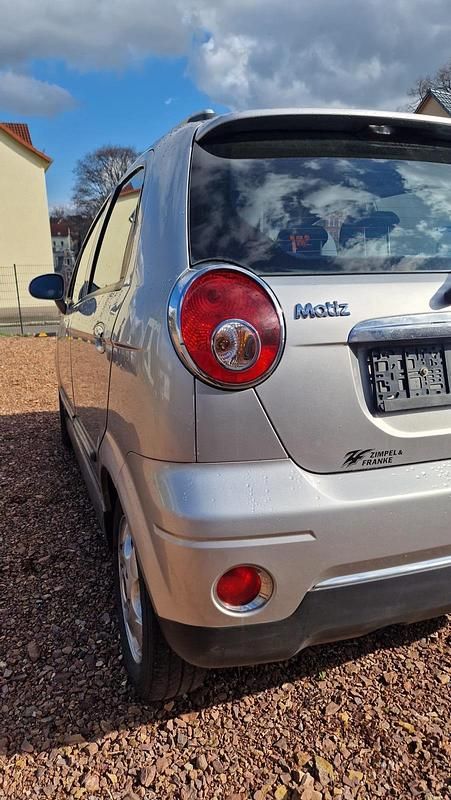 Gebraucht Chevrolet Matiz 52 PS (38 kW) 2009 Silber Kleinwagen