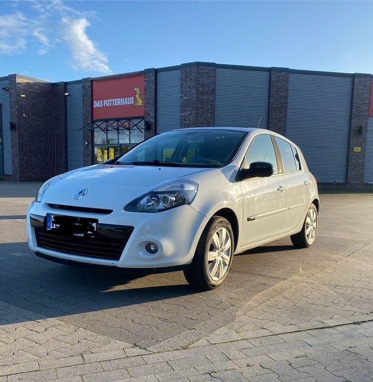 Weiß Gebraucht 2010 Renault Clio II Limousine | 3.999 € (Fairer Preis) - Bild 1/4