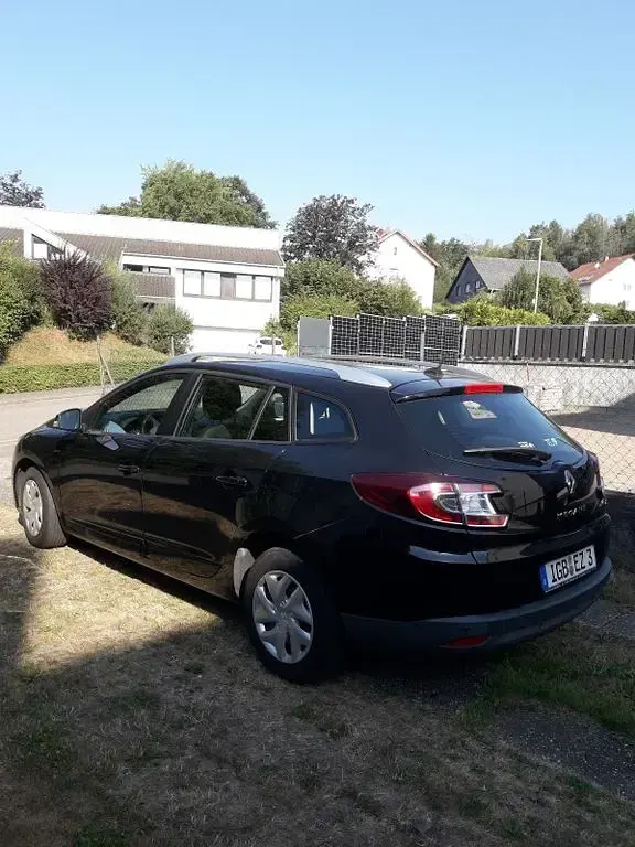 Gebraucht Renault Mégane III LIMITED 110 PS (80 kW) 2015 Schwarz Limousine
