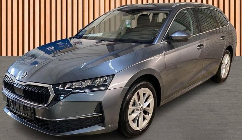 Grau Gebraucht 2024 Skoda Octavia Kombi | 29.990 € (Fairer Preis) - Bild 1/3