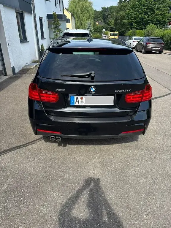 Gebraucht BMW 330 Sport Line 258 PS (189 kW) 2014 Schwarz Kombi