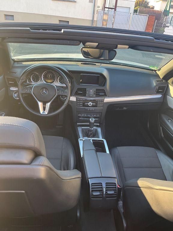 Gebraucht Mercedes E200 Elegance 184 PS (135 kW) 2012 Silber Cabrio